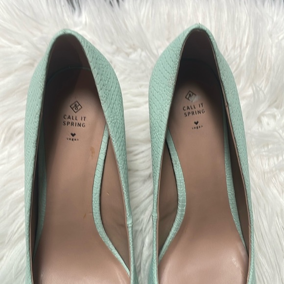 Call It Spring chic Mint Green Vegan Leather Snakeskin Pointy Toe Heels Size 9 - Picture 4 of 16